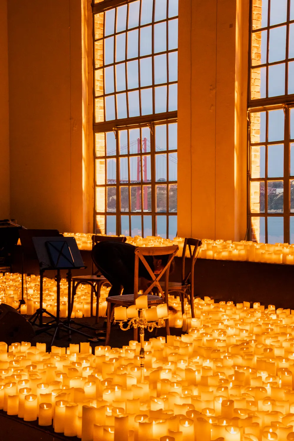 Sala de concerto à luz das velas